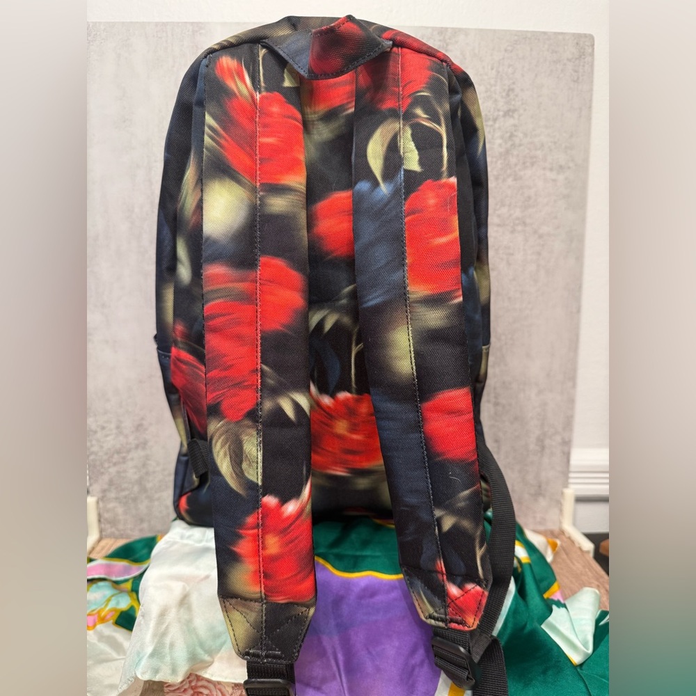 NWOT Herschel Supply Blurry Rose Backpack - Picture 2 of 10